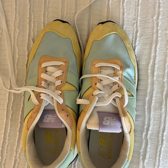 Colorful New Balance 237 - Picture 2 of 3